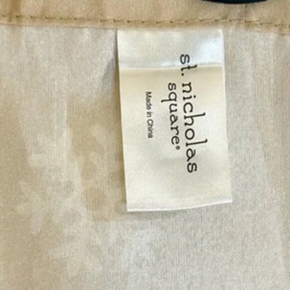 St. Nicholas Square Fabric Snowman Snowflake Winter Scene Bath Shower Curtain - Picture 4 of 4